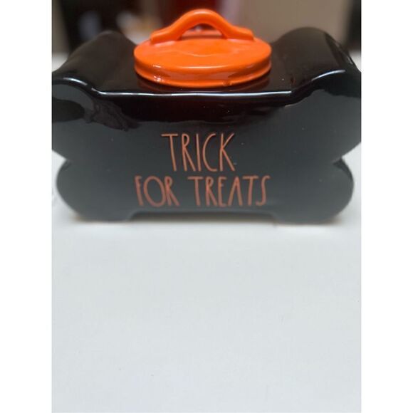Rae Dunn Ceramic Halloween Pet Treat Canister with Air Tight Lid (10 x 5 x 5, Tr - Picture 1 of 3